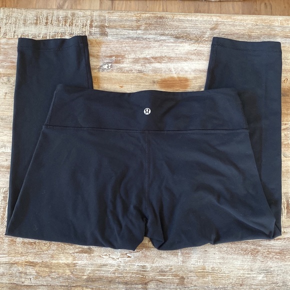 Lululemon crop legging. - Picture 1 of 7